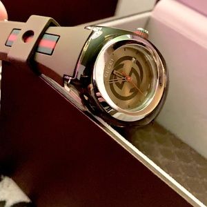 Unisex Gucci Watch with Box